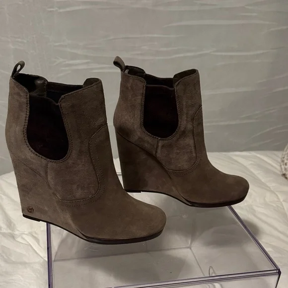 Tory Burch Brown Wedge Ankle Boots in Brown Suede Size 10 - Picture 2 of 8